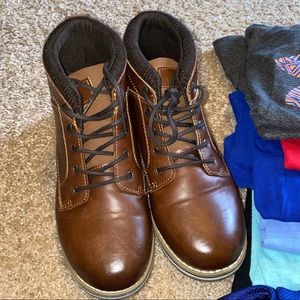 Boys brown boots